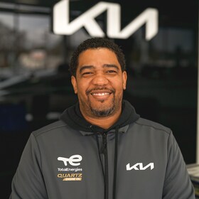 Staff member Angel Veras from ID_2ddd33