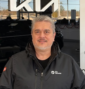 Staff member Patrick Deminter from ID_2ddd33