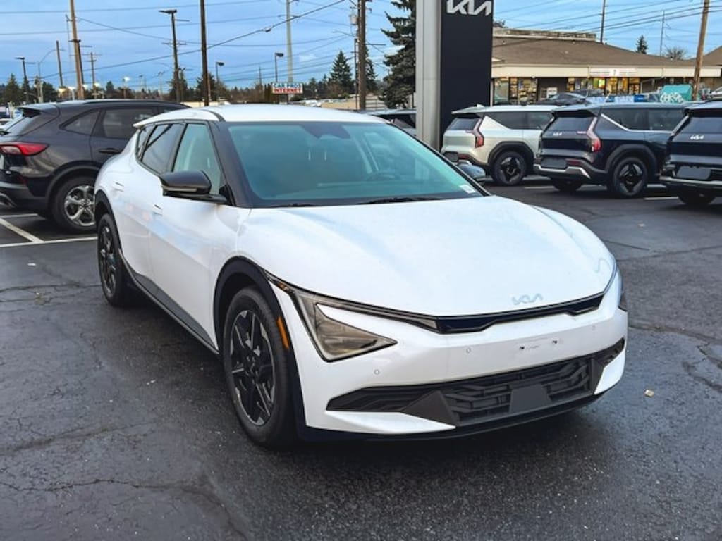 New 2025 Kia EV6 Light SUV