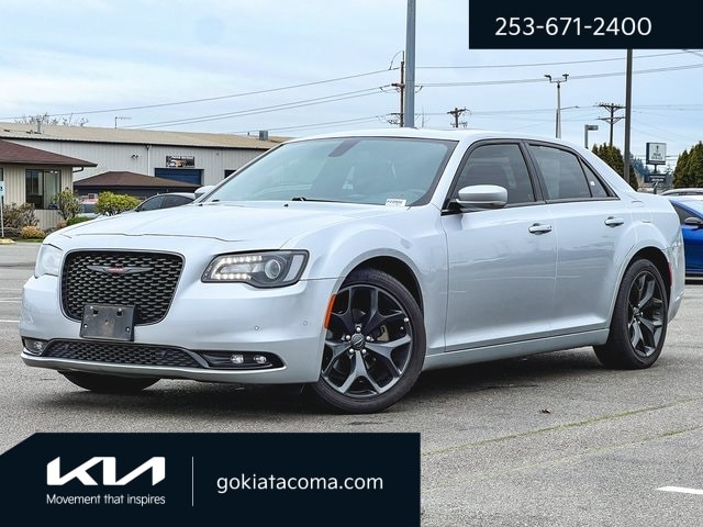 2022 Chrysler 300 S's photo