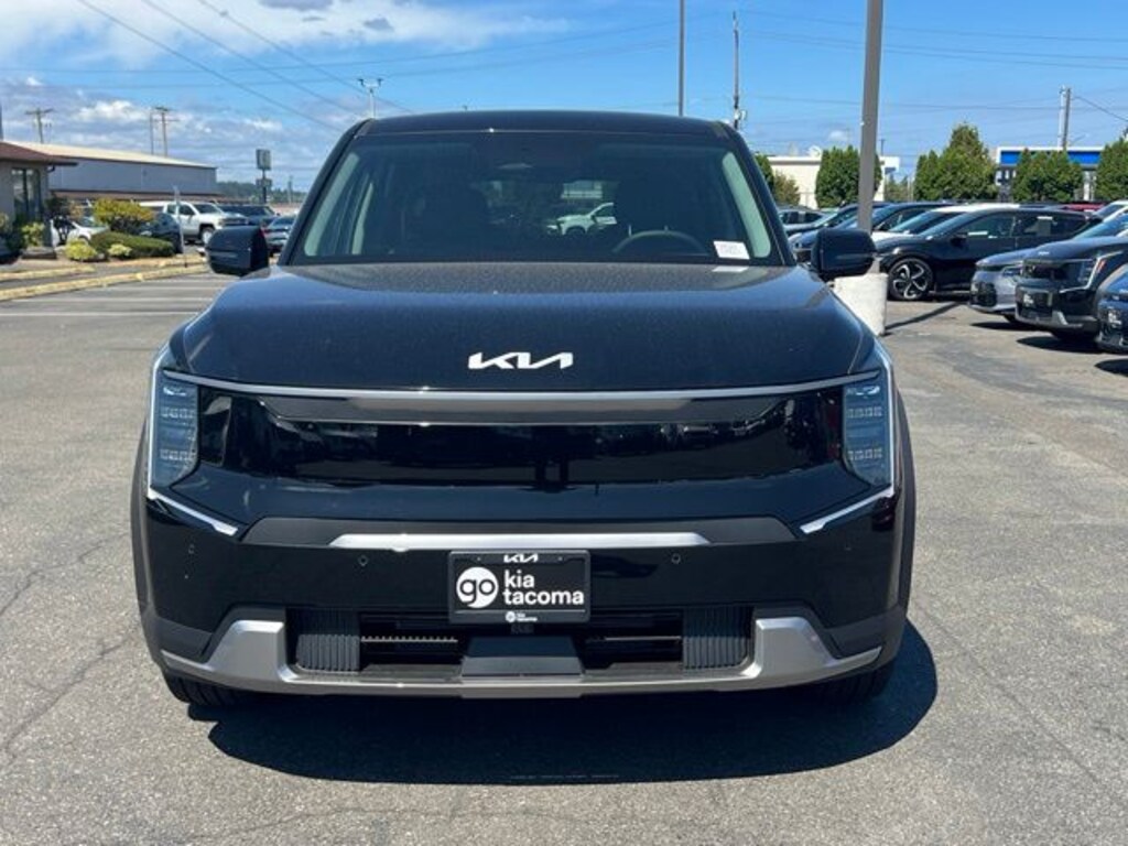 New 2026 Kia EV9 Light Long Range SUV