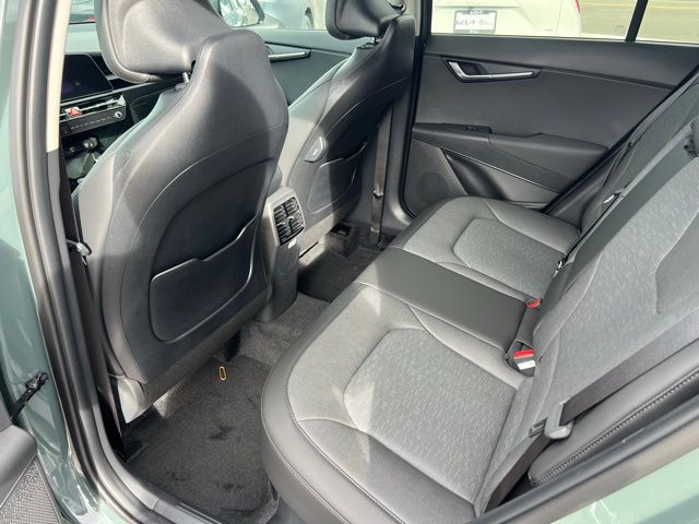 2025 Kia Niro SX Touring - Photo 15