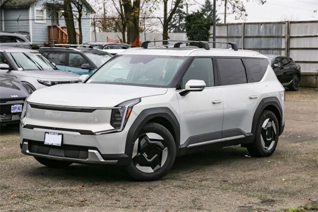 New 2026 Kia EV9 Wind SUV