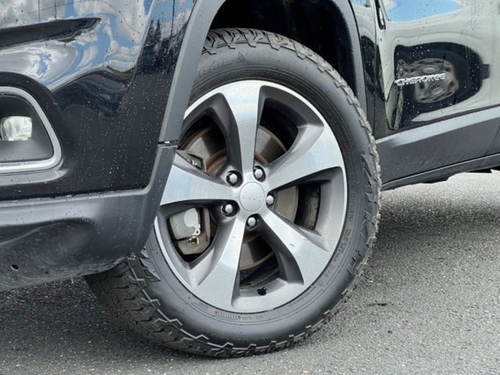 Used 2019 Jeep Cherokee Limited 4x4 SUV