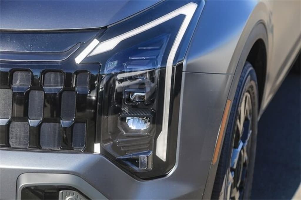 New 2026 Kia Sportage Plug-In Hybrid X-Line SUV