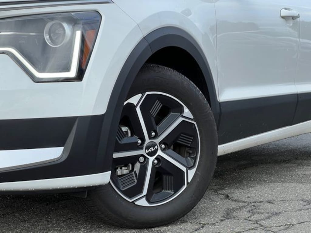 Certified 2024 Kia Niro EX SUV