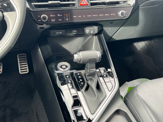 2025 Kia Niro SX Touring - Photo 20
