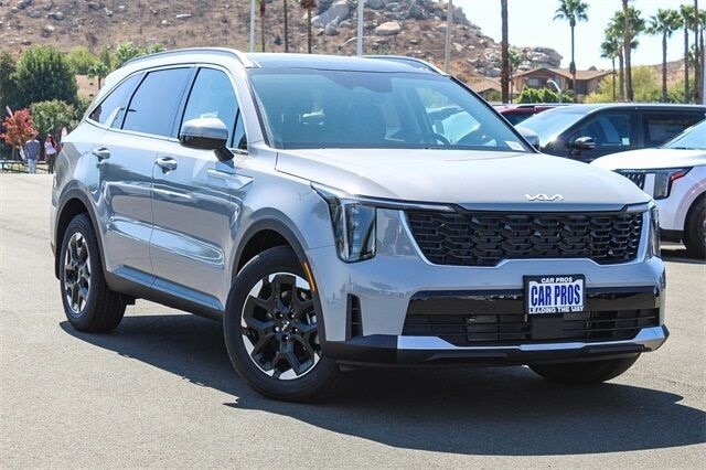 2025 Kia Sorento S's photo