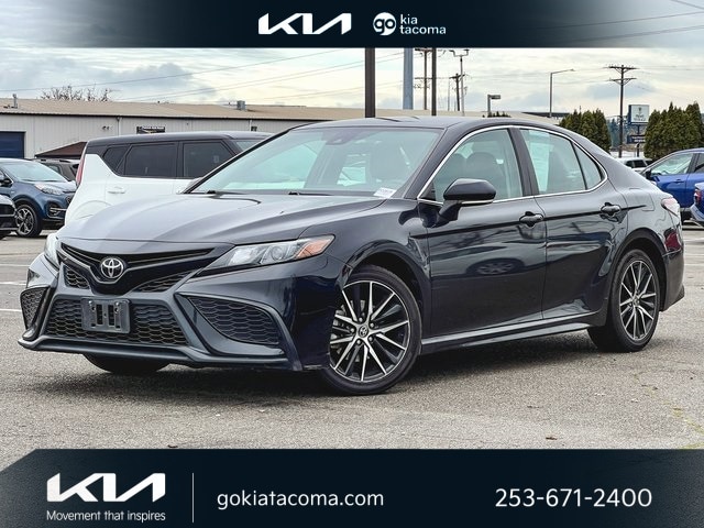 2023 Toyota Camry SE's photo