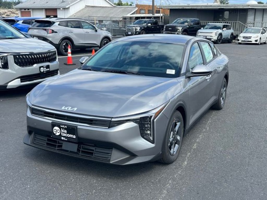 New 2026 Kia K4 LXS Sedan