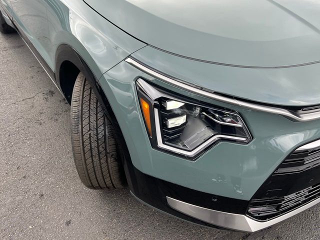 2025 Kia Niro SX Touring - Photo 3