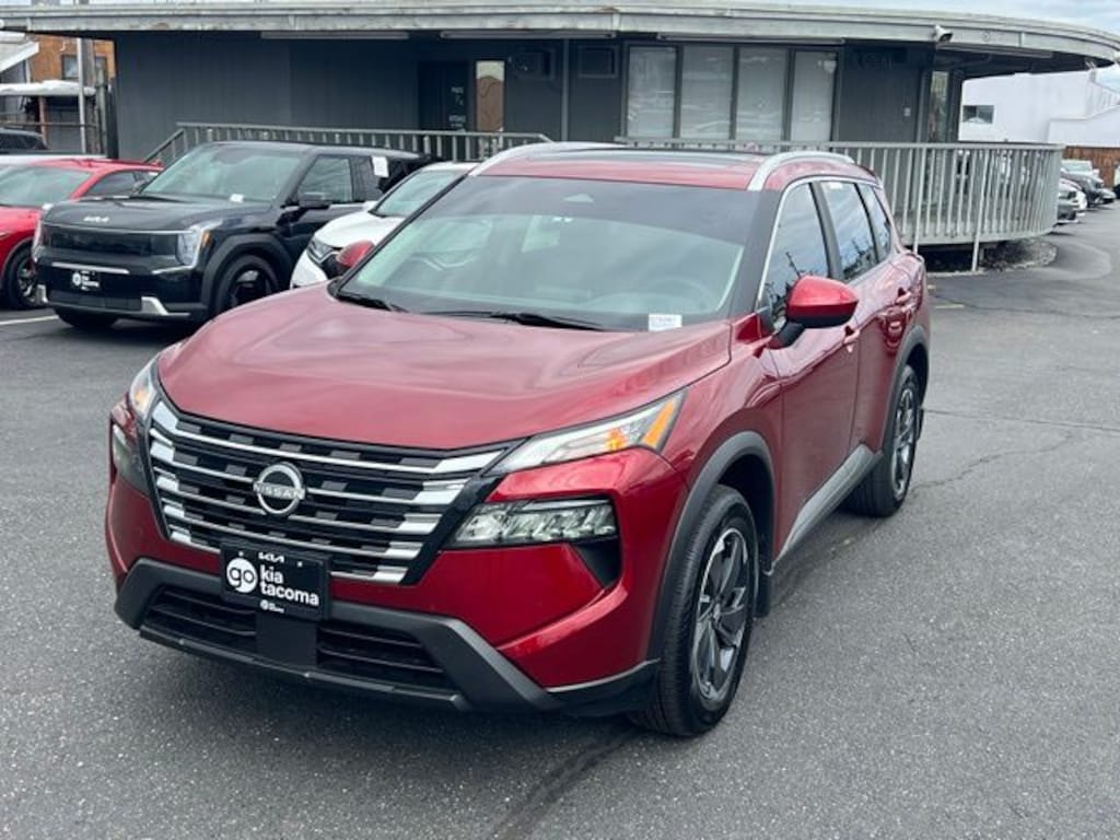 Used 2024 Nissan Rogue SV SUV