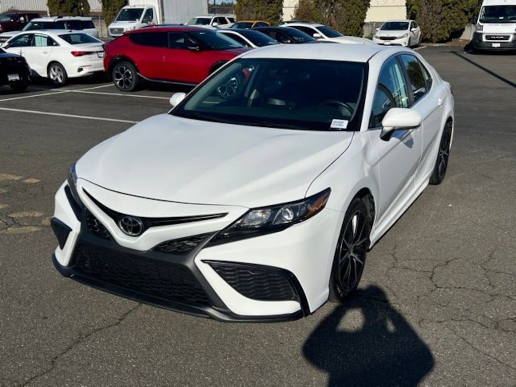 Used 2024 Toyota Camry SE Sedan
