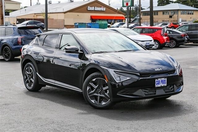 2025 Kia EV6 Light L/R's photo