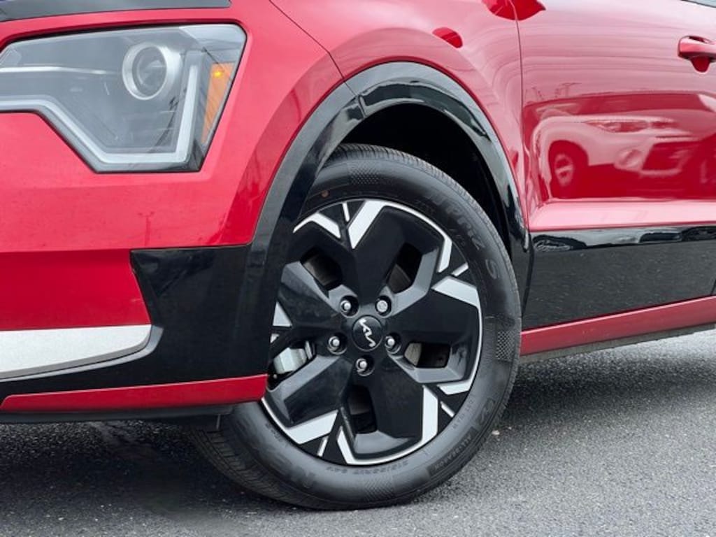 Certified 2025 Kia Niro EV Wind SUV