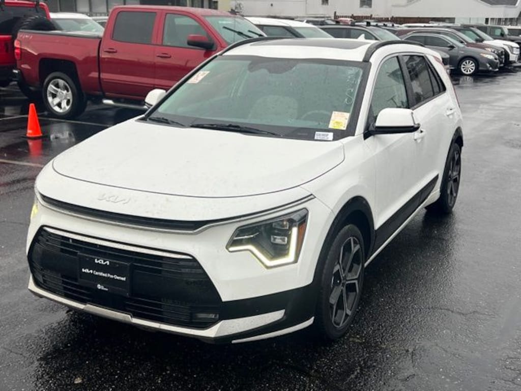 Certified 2023 Kia Niro SX Touring SUV
