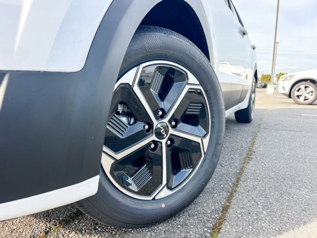 New 2026 Kia Niro LX SUV