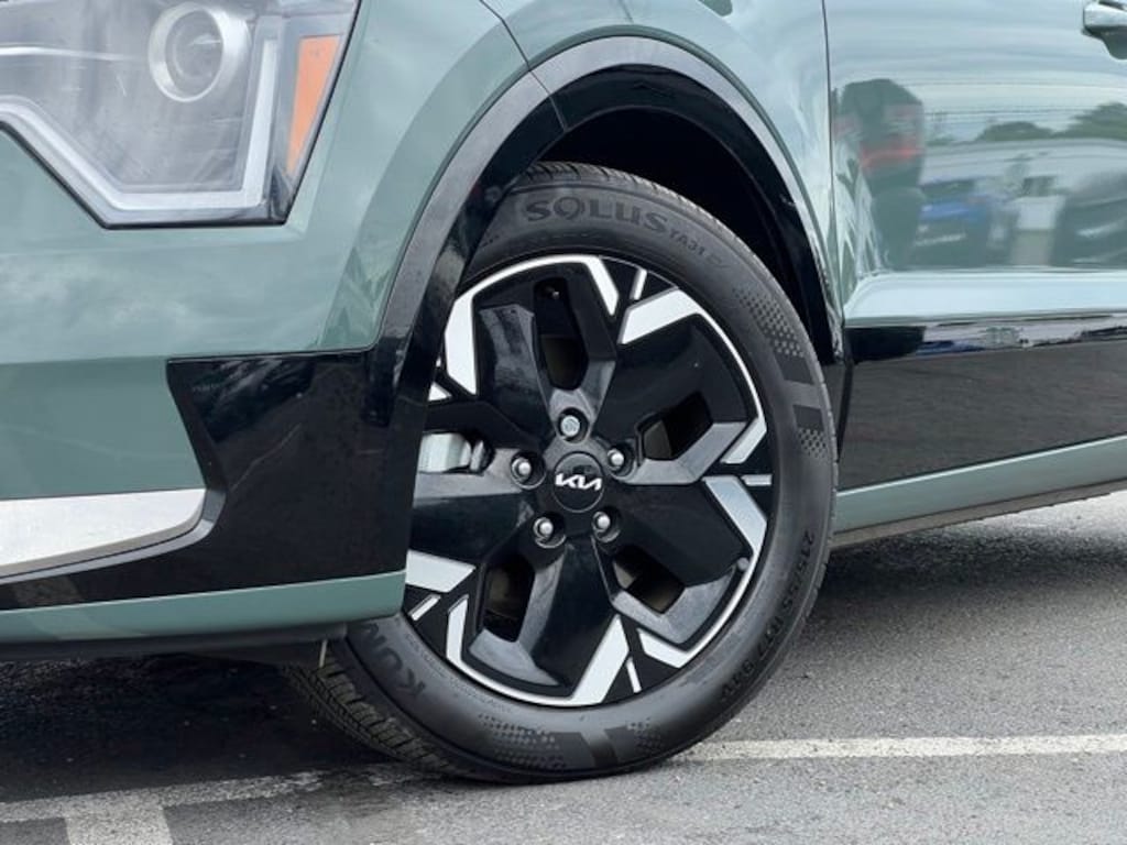 Certified 2025 Kia Niro EV Wind SUV