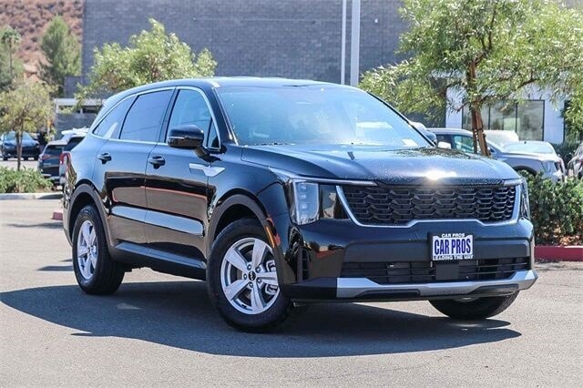 2026 Kia Sorento LX's photo