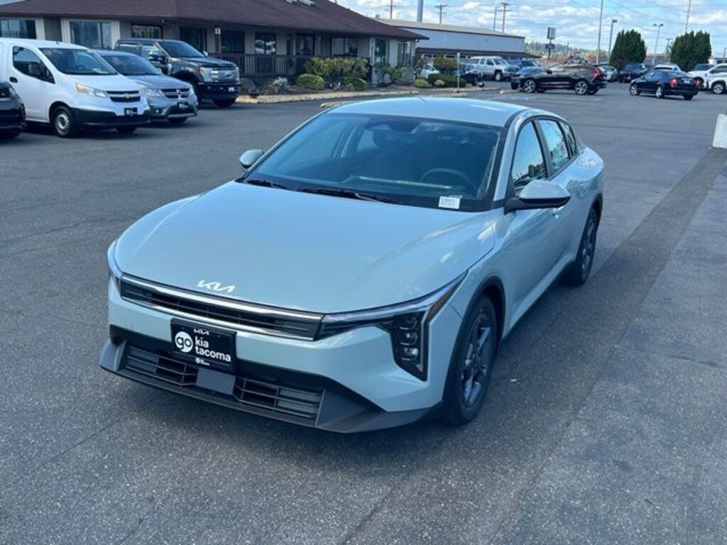 New 2026 Kia K4 LXS Sedan