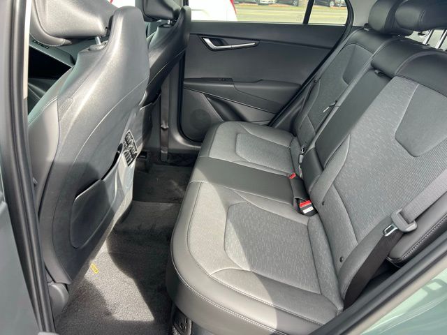 2025 Kia Niro SX Touring - Photo 16