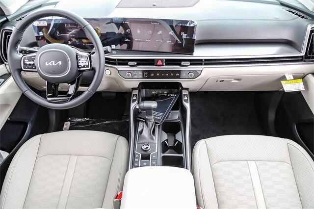 2025 Kia Sorento S - Photo 9