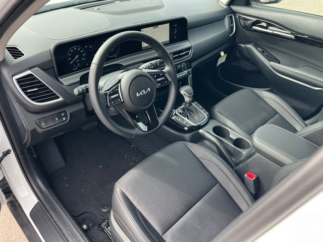 2026 Kia Seltos EX - Photo 13