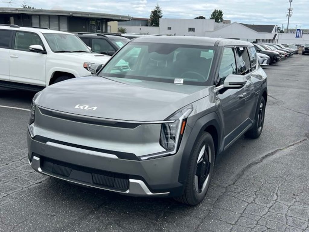 Certified 2024 Kia EV9 Light Short Range SUV