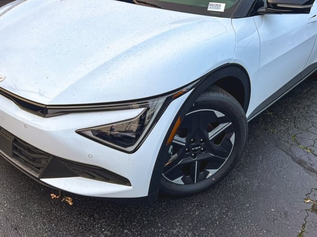 New 2025 Kia EV6 Light SUV