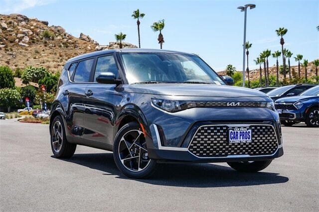 2025 Kia Soul EX's photo