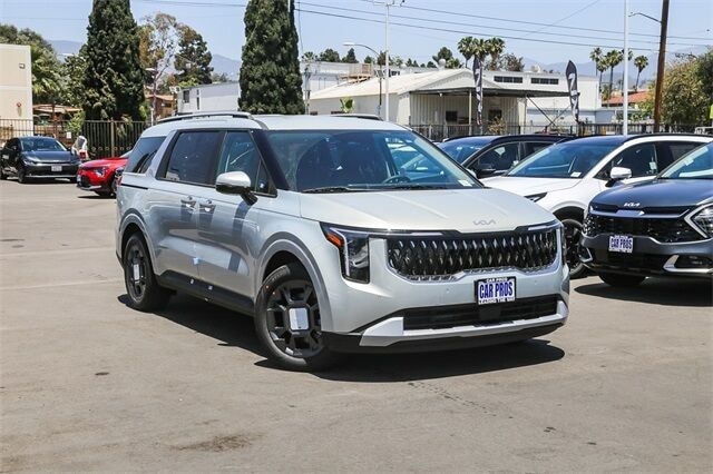 2026 Kia Carnival EX's photo