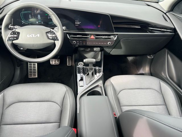 2025 Kia Niro SX Touring - Photo 17