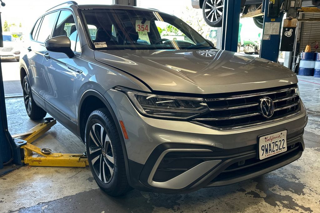 2022 Volkswagen Tiguan 2.0T S photo 2