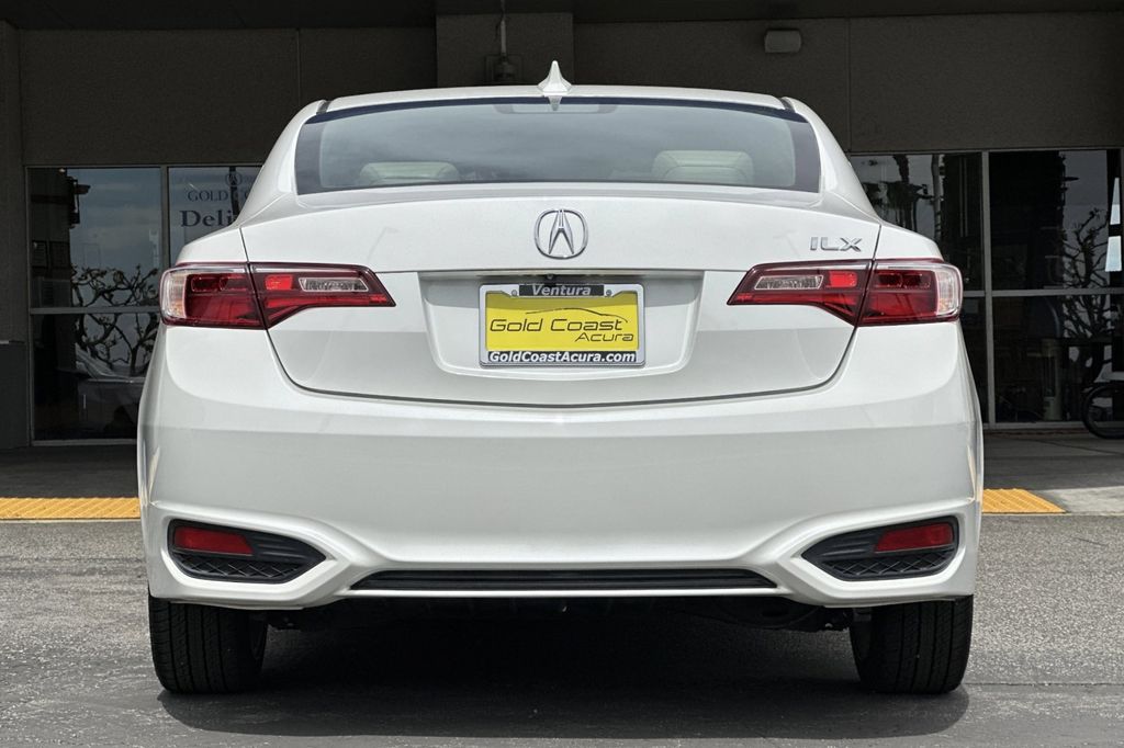 2018 Acura ILX Technology Plus photo 5