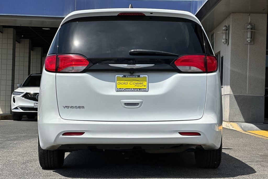 2023 Chrysler Voyager LX photo 5