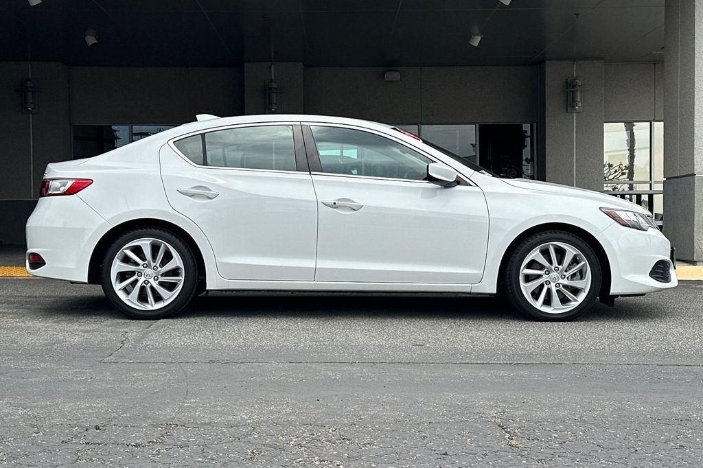 2018 Acura ILX Technology Plus photo 3