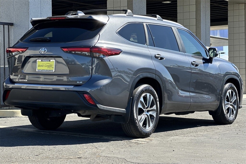 2023 Toyota Highlander XLE photo 2