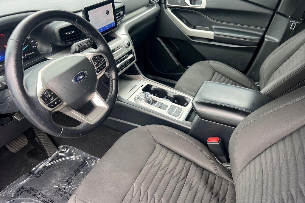 2021 Ford Explorer XLT photo 6