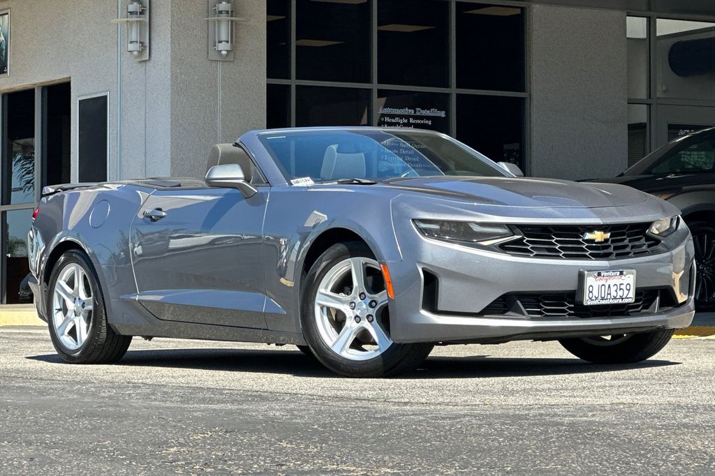 2019 Chevrolet Camaro 1LT photo 2