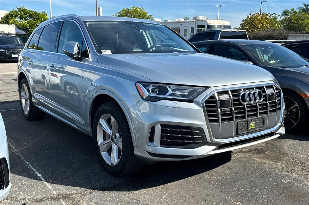 2023 Audi Q7 45 Premium photo 2