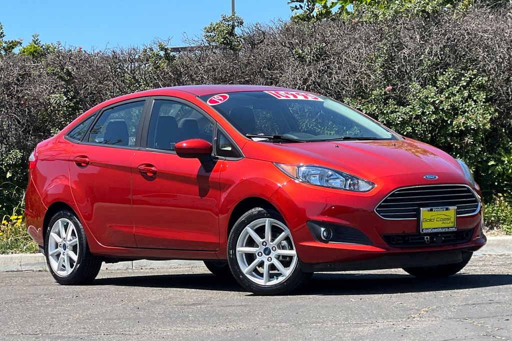 2019 Ford Fiesta SE photo 2