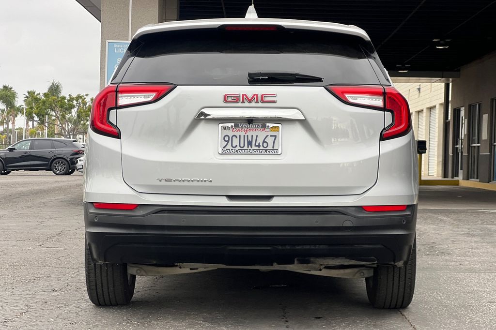2022 GMC Terrain SLE photo 5
