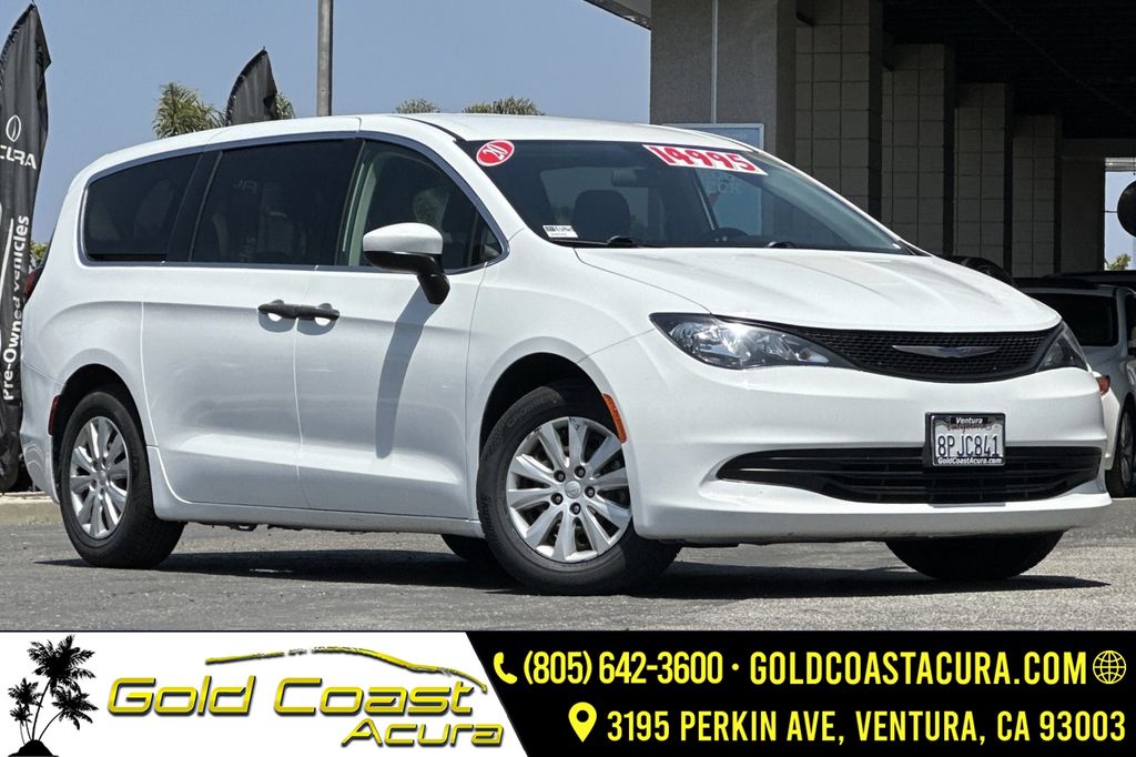 2020 Chrysler Voyager L's photo
