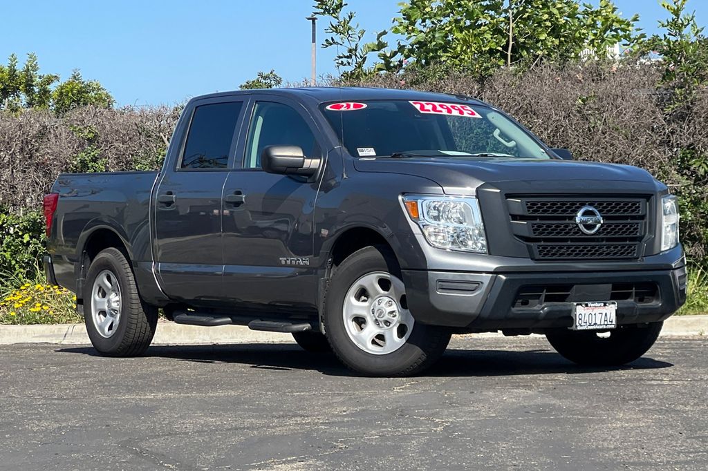 2021 Nissan Titan S photo 2