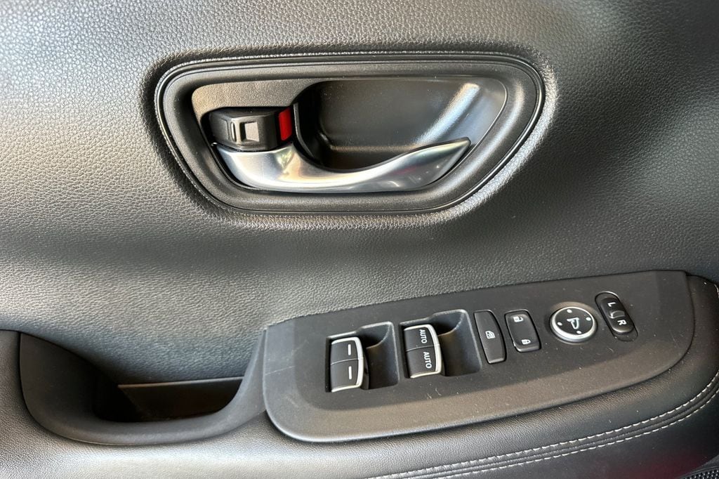 2023 Honda HR-V EX-L 2WD photo 3