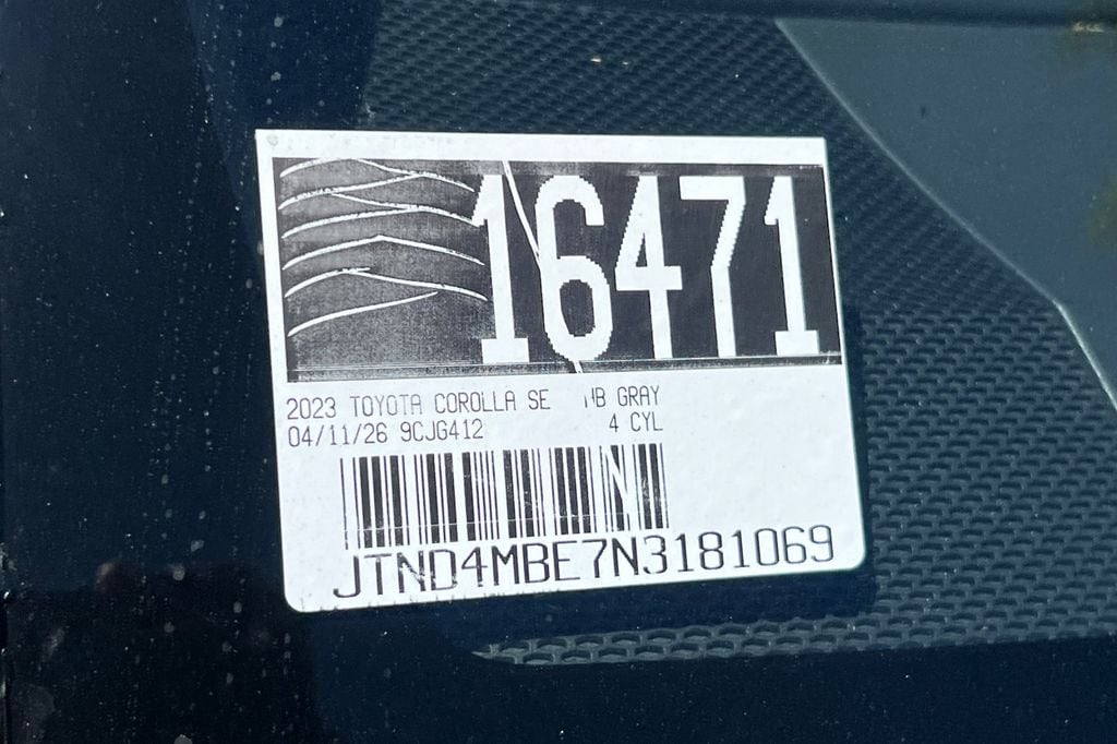 2022 Toyota Corolla Hatchback SE photo 3