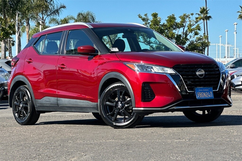 Used 2022 Nissan Kicks SV SUV