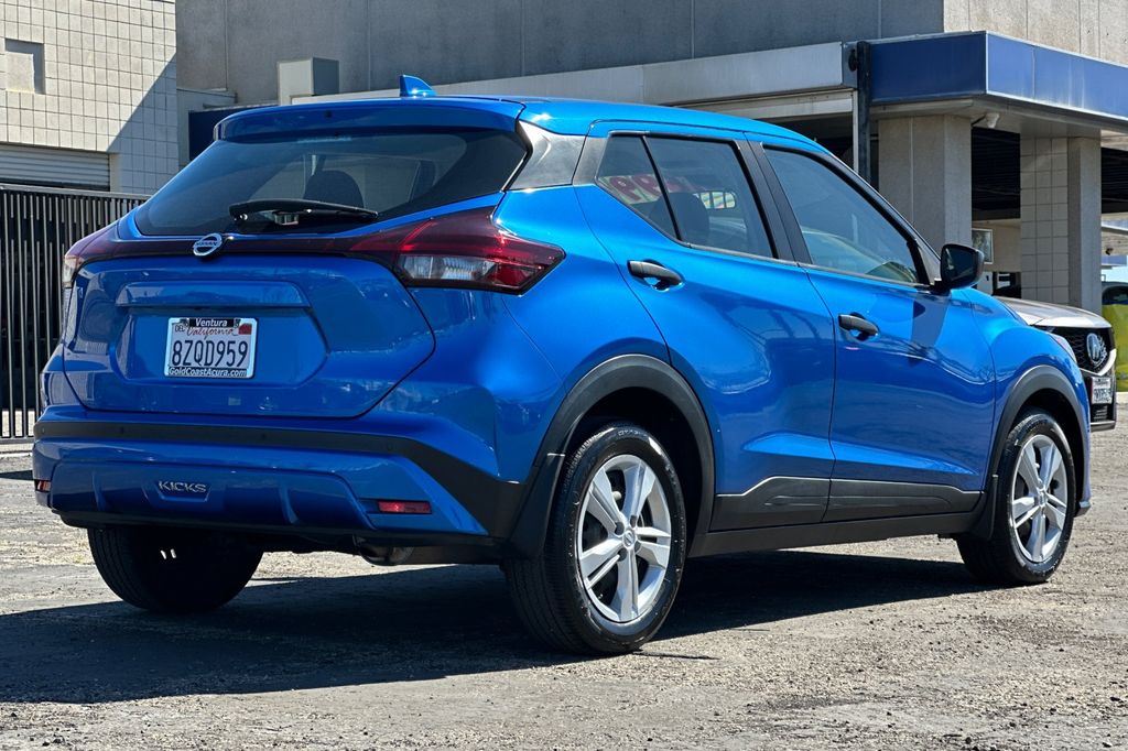 2021 Nissan Kicks S photo 4