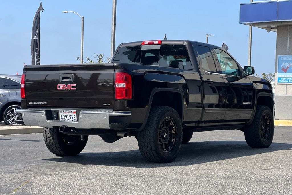2018 GMC Sierra 1500 SLE photo 4