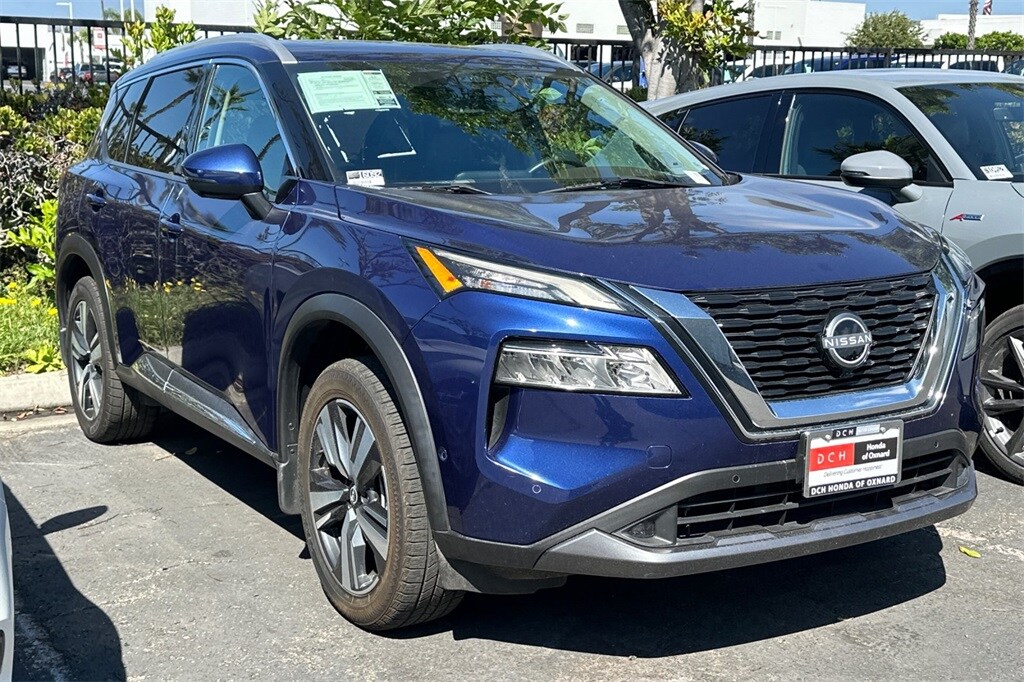 2022 Nissan Rogue SL photo 2